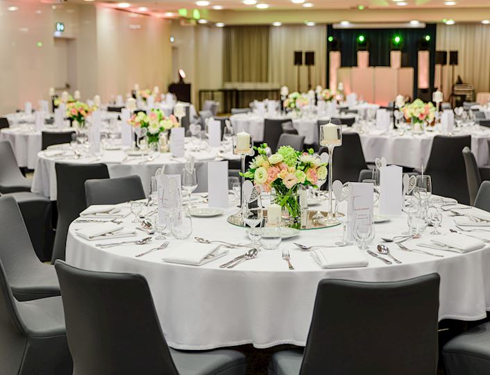 Piękna sala na imprezy okolicznościowe.