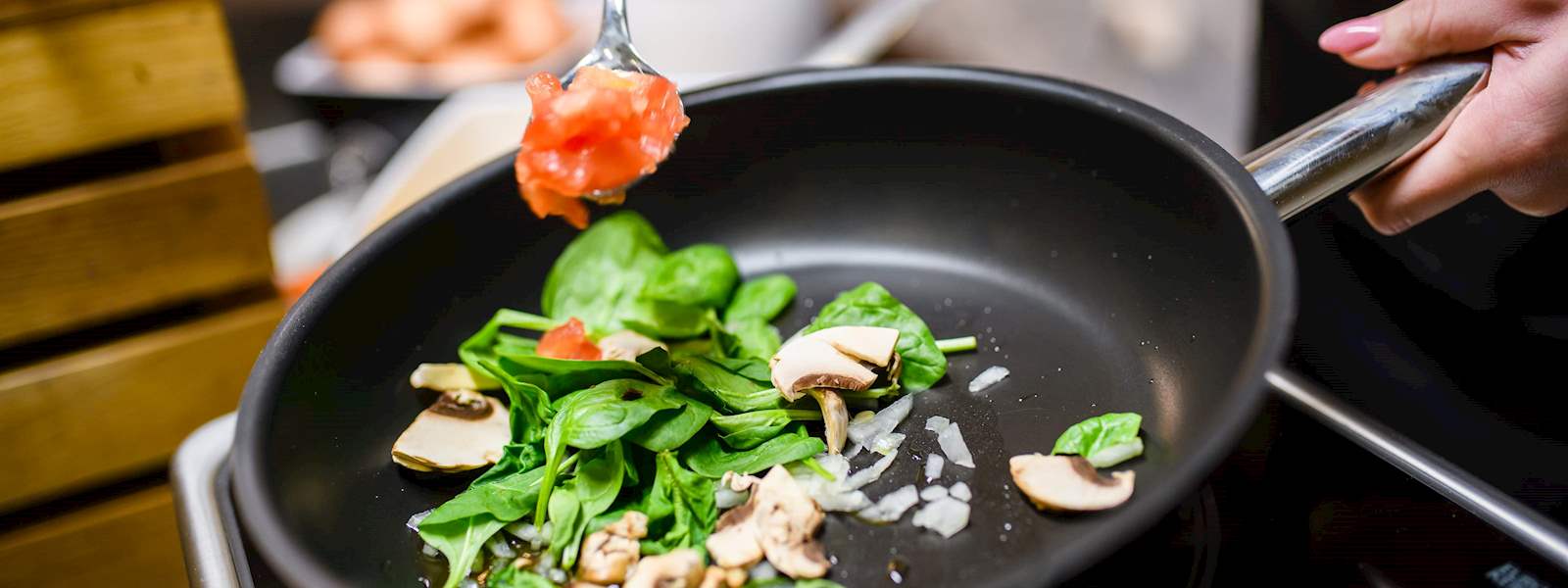 Widok na hotel od strony Lotniska Chopina w Warszawie